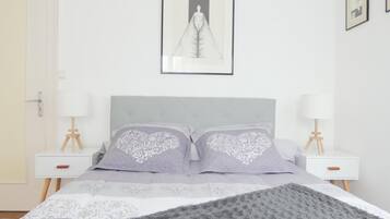 2 slaapkamers, een strijkplank/strijkijzer, reisbedje, gratis wifi