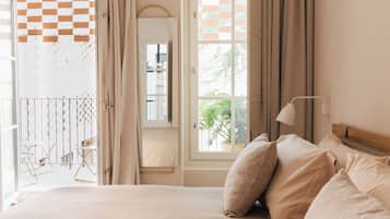 Habitación doble superior, balcón | Ropa de cama de alta calidad y edredón
