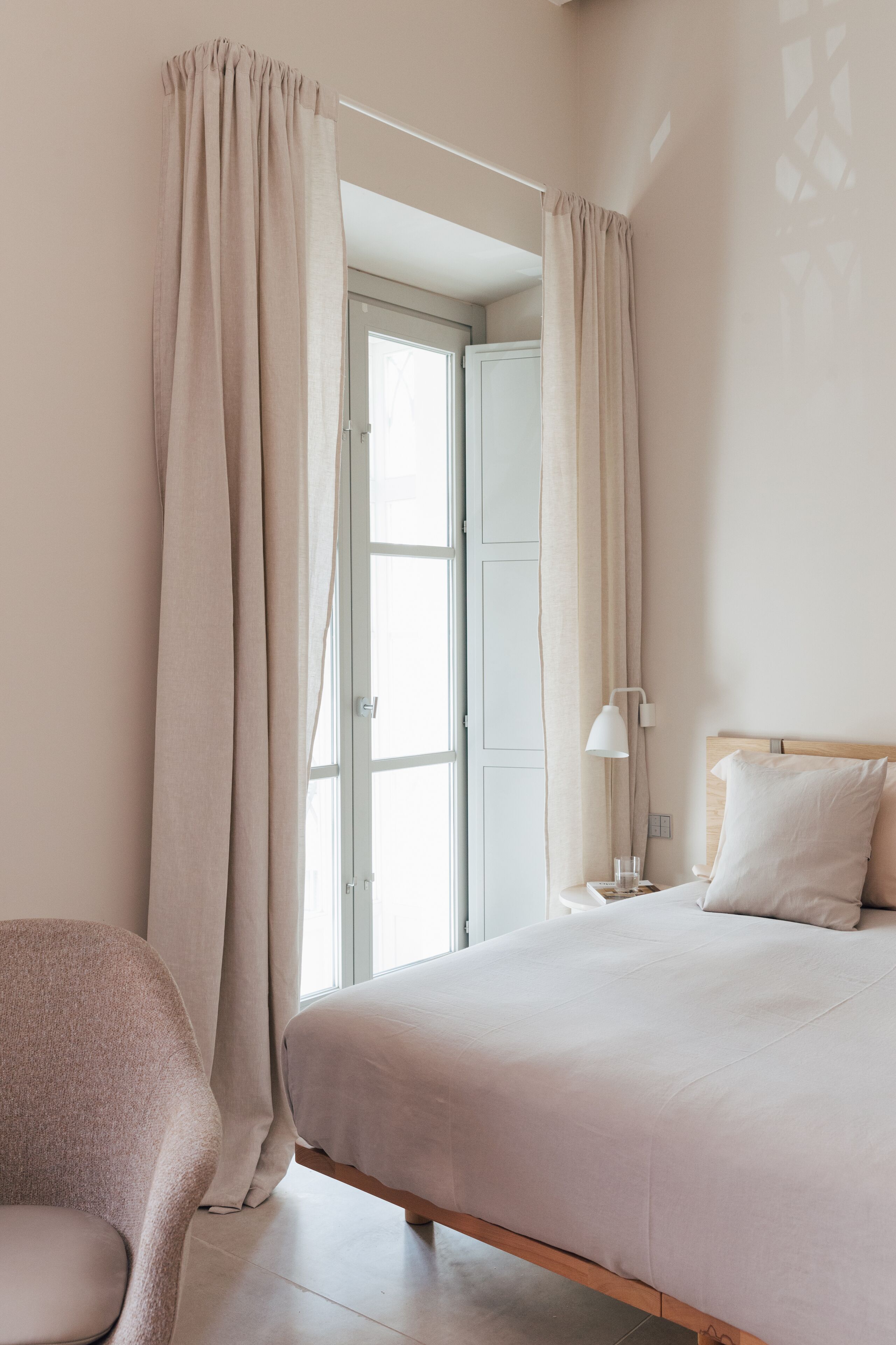 deluxe room | premium bedding, down duvets, in-room safe, desk