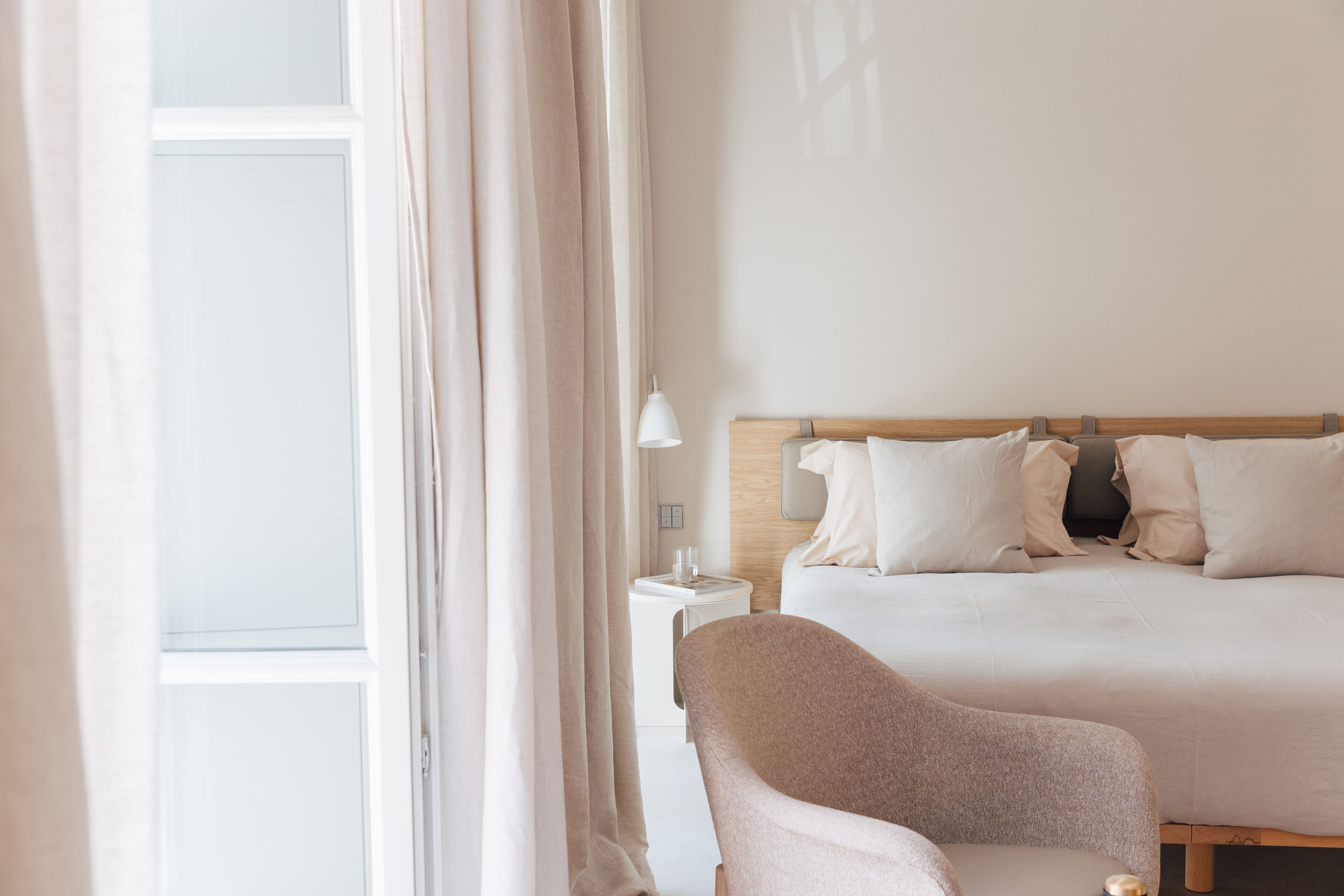 suite room | premium bedding, down duvets, in-room safe, desk