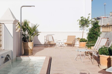 Plácido y Grata - view 3