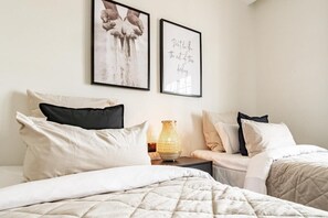 3 quartos, ferros/tábuas de passar roupa, Wi-Fi, roupa de cama
