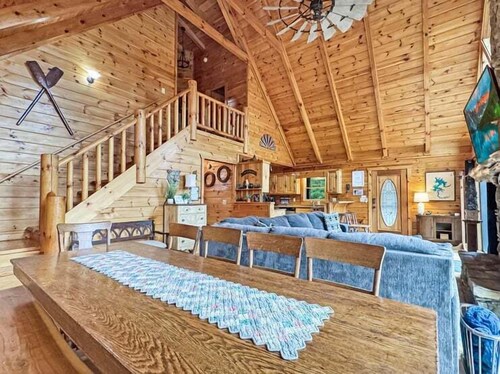 Bigfoot of Blue Ridge - Mountain View above Blue Ridge Lake | Hot Tub | Movie Room | Pool Table