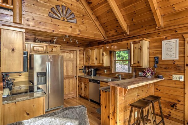 冰箱、微波炉、烤箱、炉灶