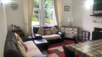 Huoneisto | Oleskelualue | 30âtuumainen televisio, jossa digitaalikanavat