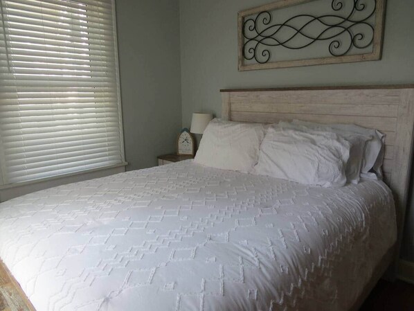 2 bedrooms, in-room safe, iron/ironing board, free WiFi