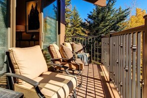 Property grounds - Abode at The Crux, hot tub, pool & ping pong, lower Deer Valley (Park City)