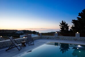Outdoor pool - Five Bedroom Villa with Private Pool (Rethymno)