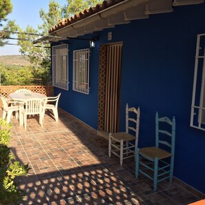 Outdoor dining - Ca Sena, una Casa Acogedora (Vanacloig)