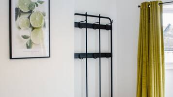 4 bedrooms, desk, iron/ironing board, WiFi