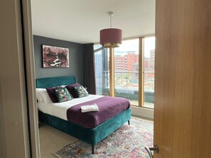 Premium appartement, 2 slaapkamers, balkon | Individueel gedecoreerd, individueel gemeubileerd