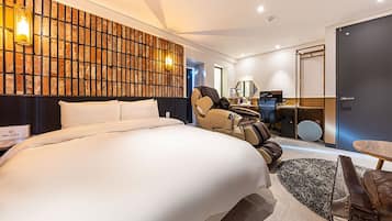 VIP Room(Outdoor Bathtub Unavailable During Winter Season) | Free WiFi, bed sheets