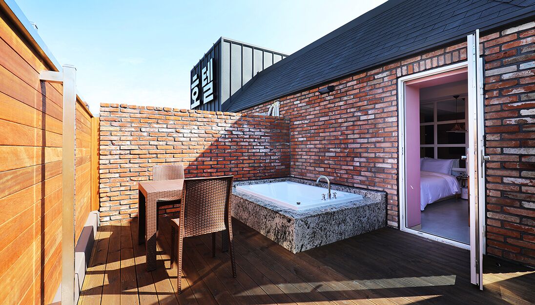 Terrace Room(Outdoor Bathtub Unavailable During Winter Season) | Terrace/patio