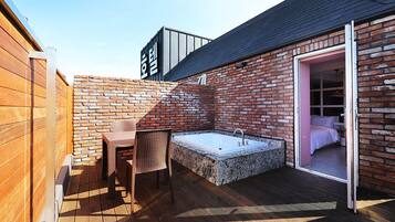 Terrace Room(Outdoor Bathtub Unavailable During Winter Season) | Terrace/patio