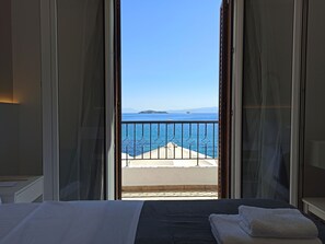 Appartement Deluxe, vue mer | Vue de la chambre