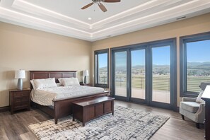 4 bedrooms, free WiFi, bed sheets