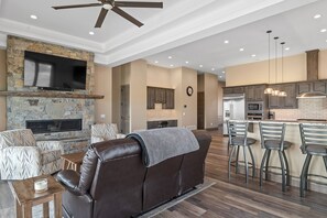 المنشأة من الداخل