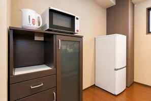 Deluxe Apartment, Non Smoking | Private kitchenette - The Only View (Osaka)