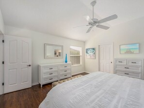3 Schlafzimmer, Schreibtisch, Bügeleisen/Bügelbrett, Internetzugang