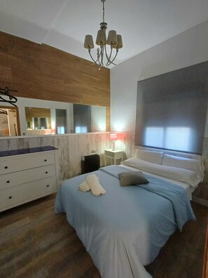 3 chambres, fer et planche à repasser, lit parapluie, Wi-Fi gratuit