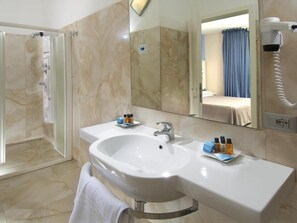 Junior Room, Sea View | Bathroom - New Hotel Chiari (Cervia)
