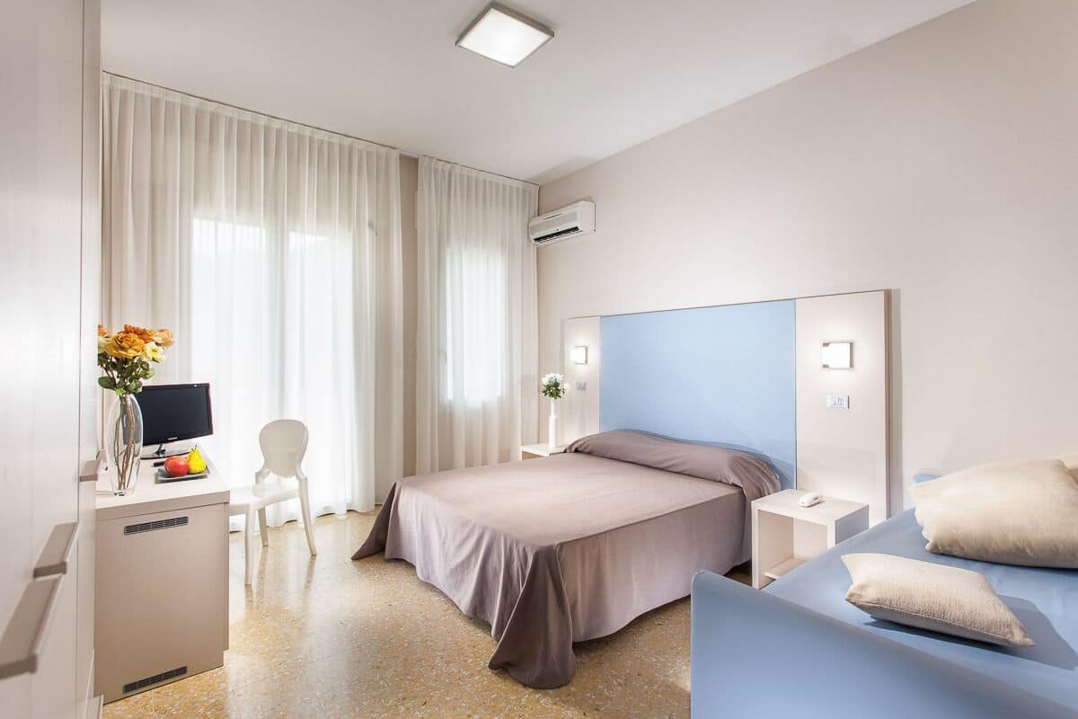 Family Quadruple Room | Desk, WiFi (free), bed sheets