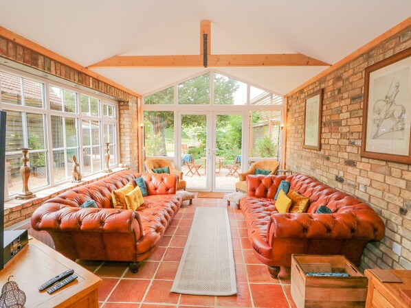 Cottage | Living room - Coronation Cottage (Wisbech)