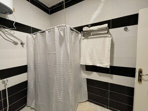 Deluxe Apartment | Bathroom - Kemet Hotel and Apartment (Luxor)