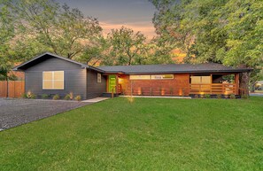 Unclassified image, 3 of 56, button