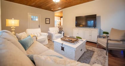 NEW-Ethel Rose Cottage-5 min to Magnolia Silos