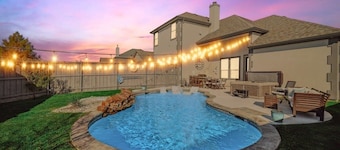 Texan Sunny Oasis, 5 BED, Private Pool, Hot tub