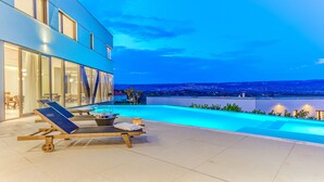 Et oppvarmet basseng