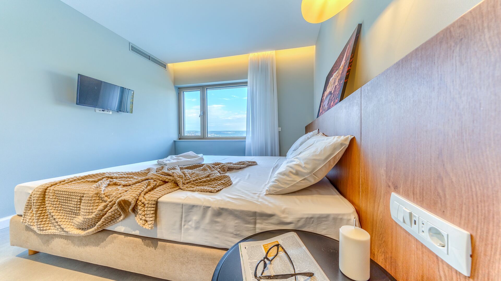 5 bedrooms, iron/ironing board, free WiFi, bed sheets