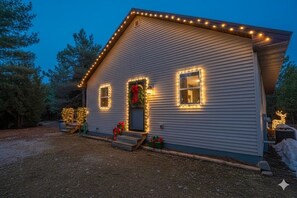 Exterior - ** New home w/  wood fireplace, tucked in peaceful woods centrally located !! (Sister Bay)