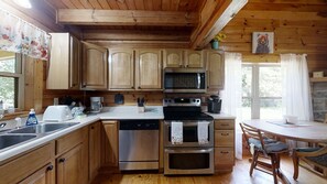 Cabin, 2 Bedrooms | Private kitchen