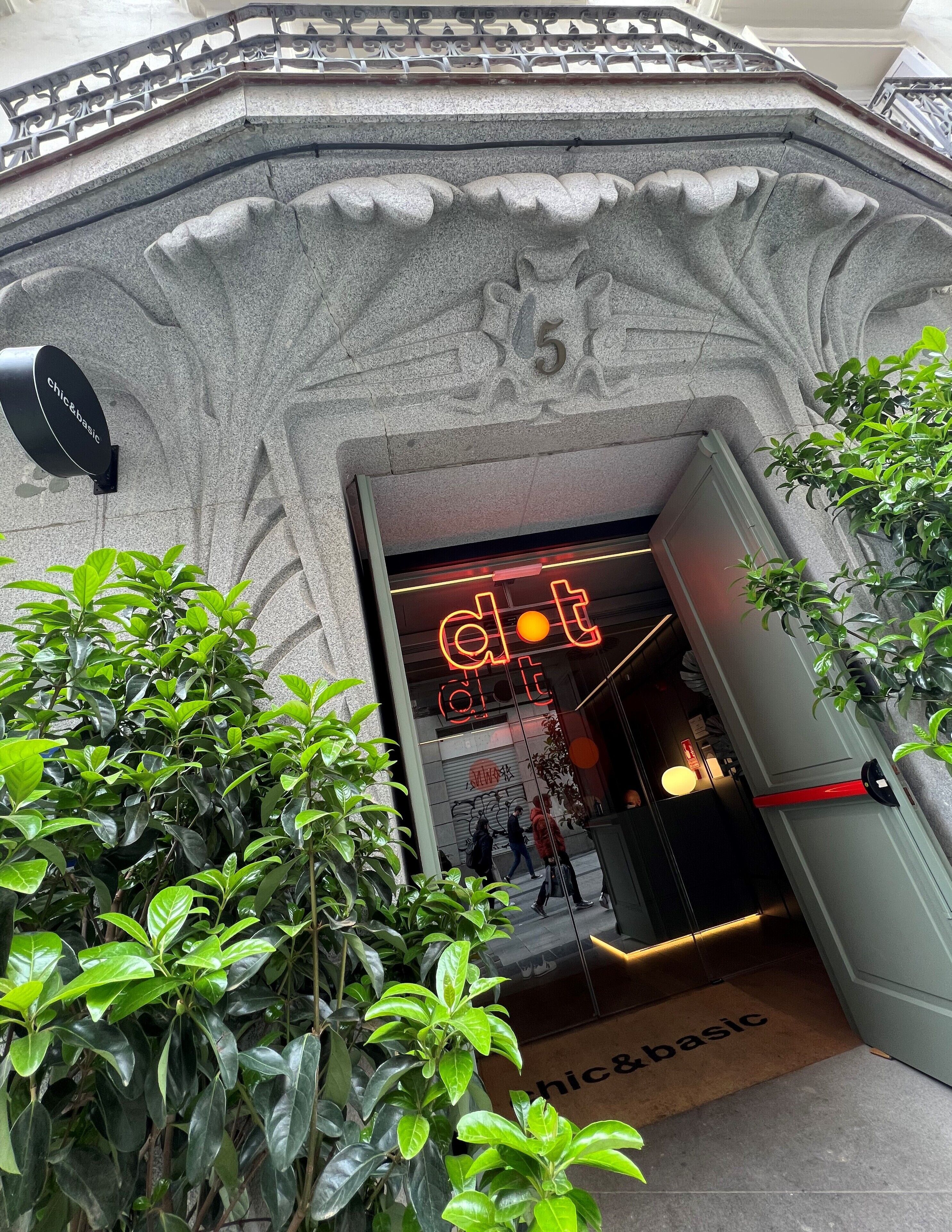 Foto - Chic & Basic dot