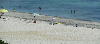 Single storey house , sea view, 7 minutes walk from Kersiny beach