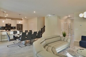 TV, mesa de pingue-pongue