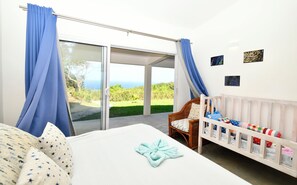 3 quartos, cofres nos quartos, ferros/tábuas de passar roupa