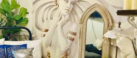 2 camere, una scrivania, ferro/asse da stiro, Wi-Fi gratuito