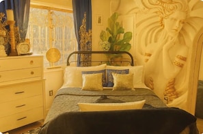 2 makuuhuonetta, työpöytä, silitysrauta/-lauta, ilmainen Wi-Fi