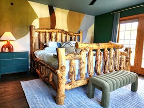 8 bedrooms, desk, iron/ironing board, WiFi