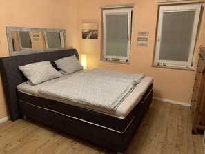 1 bedroom, travel cot, free WiFi