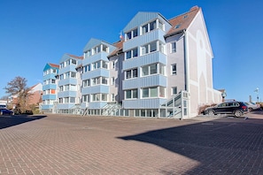 Exterior - 1st beach row (Schönberg)