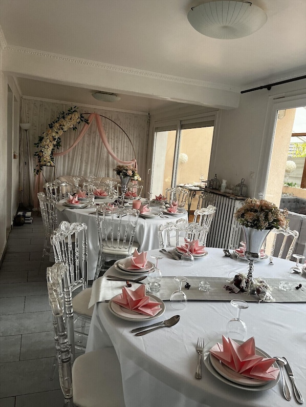 Banquet hall