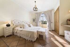 3 Schlafzimmer, Zimmersafe, Bügeleisen/Bügelbrett, kostenloses WLAN
