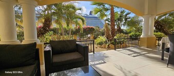 Hausmann Follies Apartment