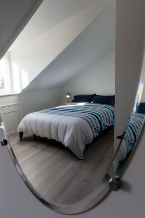 1 chambre, fer et planche à repasser, lit parapluie, Wi-Fi
