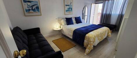 3 bedrooms, desk, iron/ironing board, travel cot