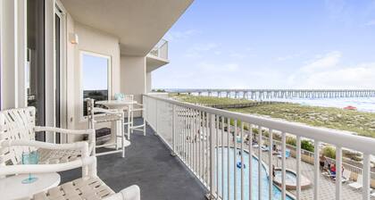 Gulf Front Resort w/3 Pools. 2 chairs & umbrella set up included!